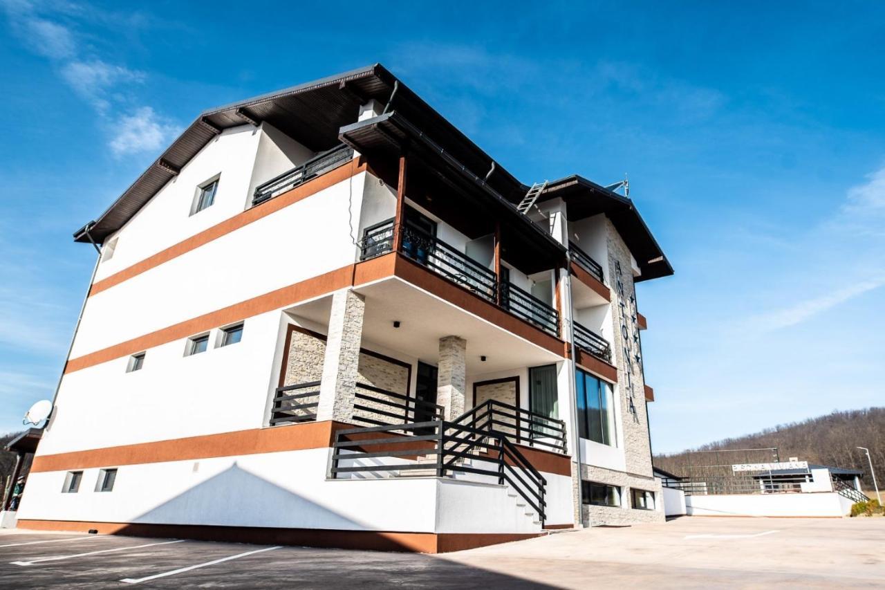 Complex Noblesse Hotel Vaslui Exterior foto