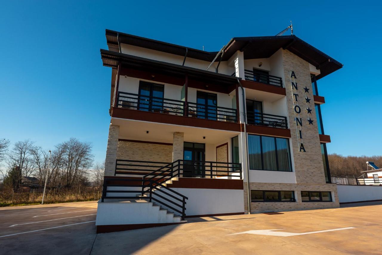 Complex Noblesse Hotel Vaslui Exterior foto